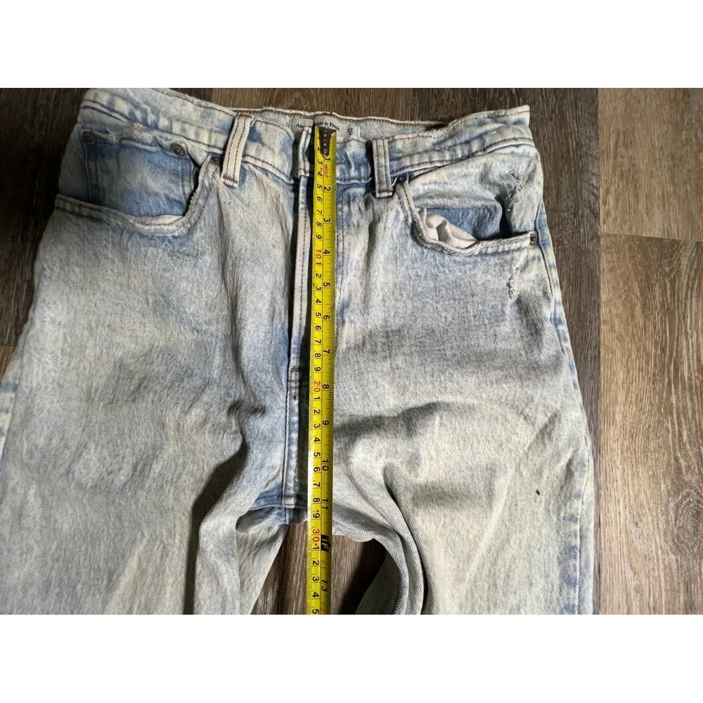 Abercrombie & Fitch The 90s Relaxed Jean Womens 27/4R Light Wash Good High Rise - Picture 5 of 8